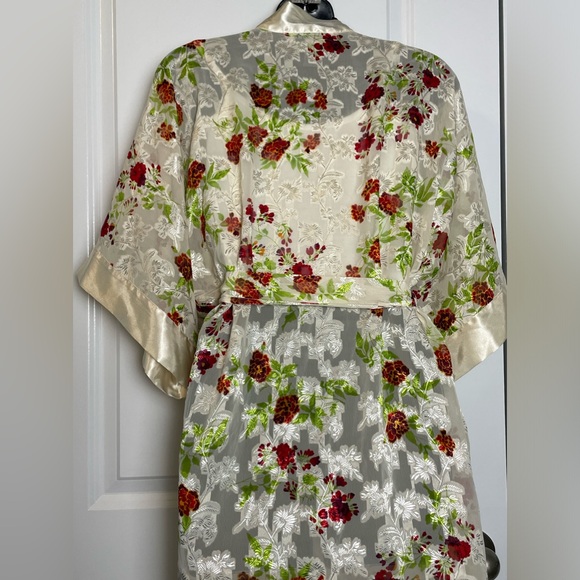 Silky Floral Dressing Robe - Picture 7 of 11